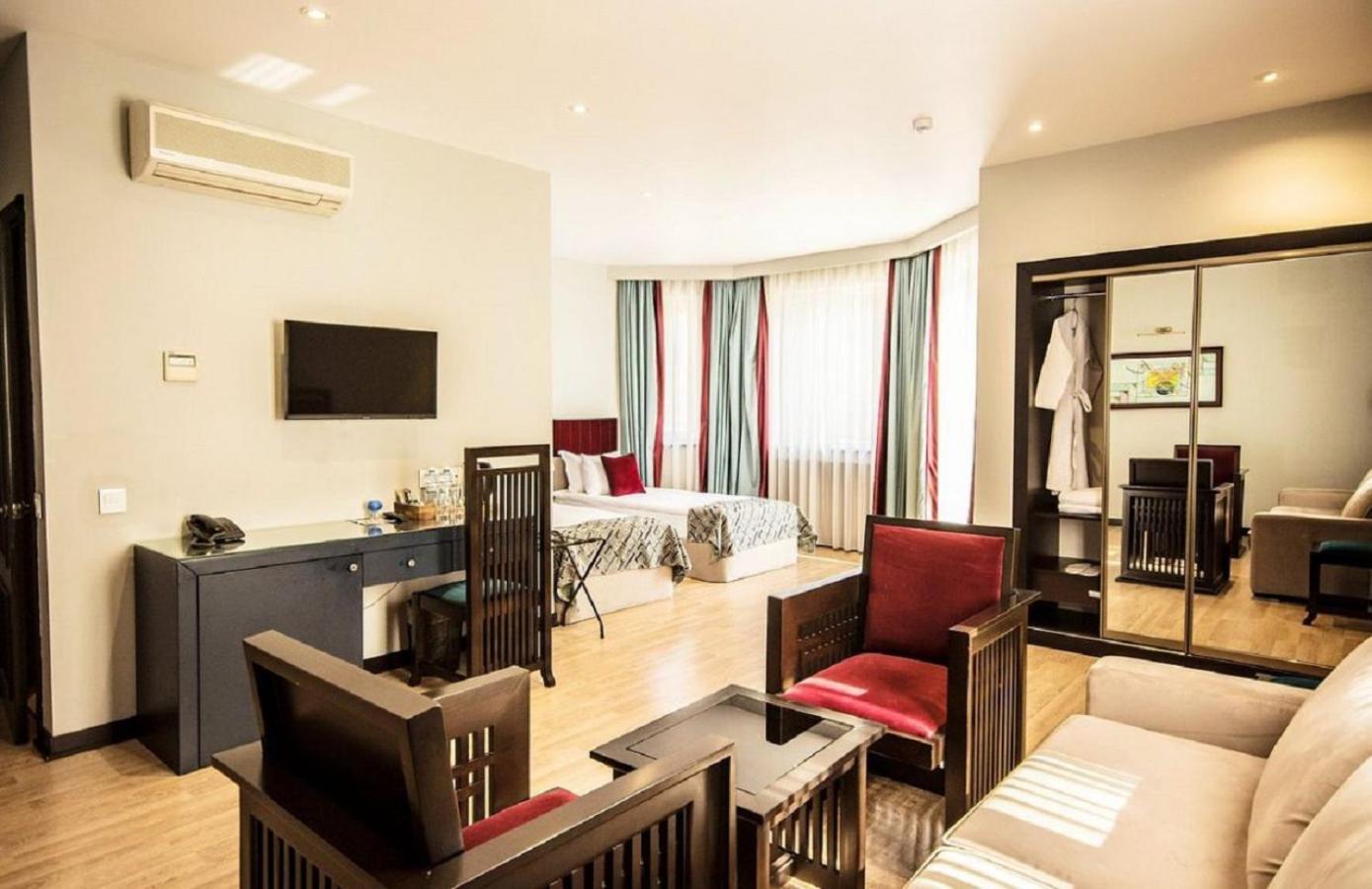 Hotel Vitrage 4*