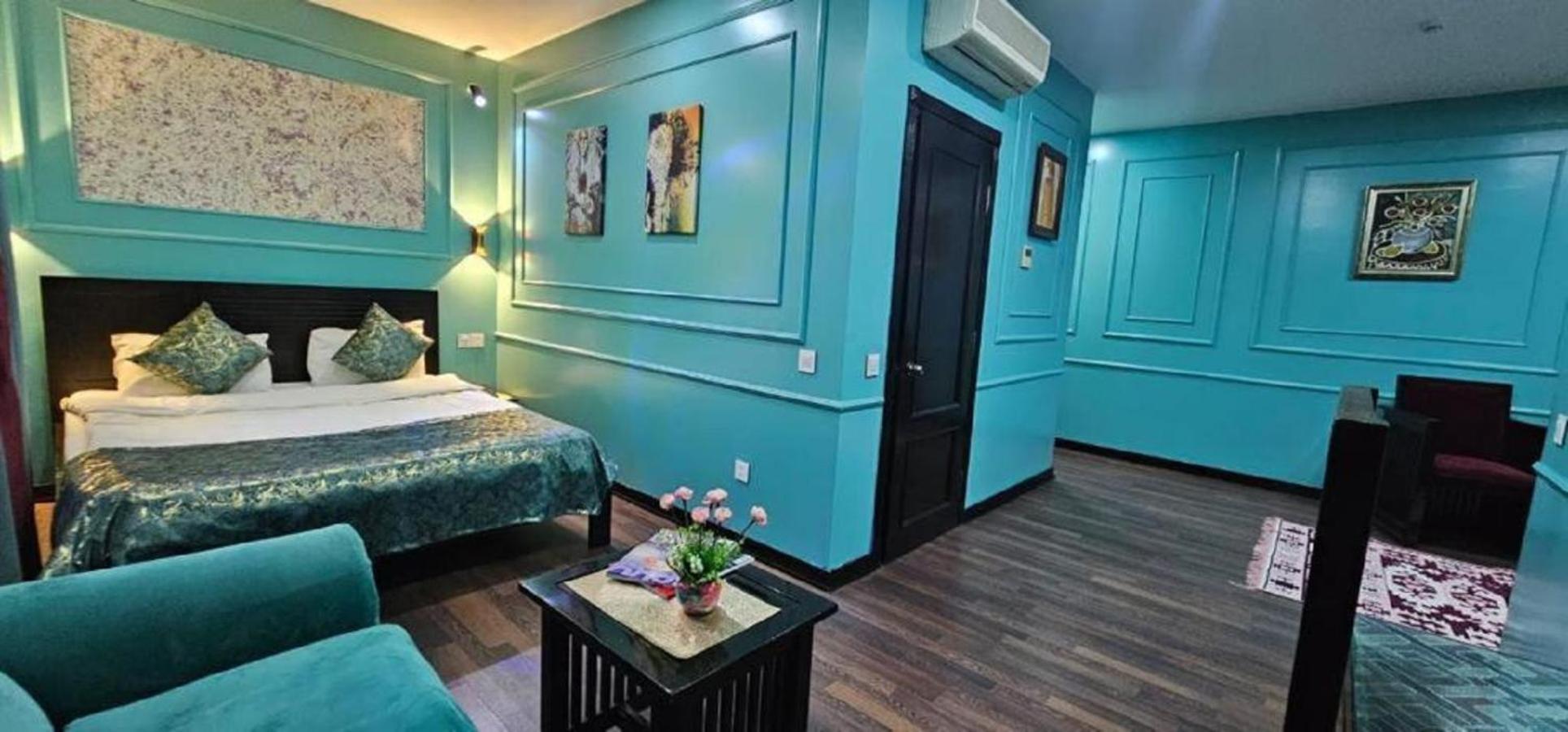 Vitrage Hotel
